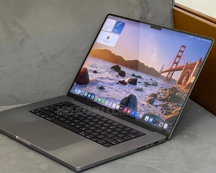 New Laptop Apple MacBook Pro 2021 M1 Max 32GB Apple M1 SSD 1T
