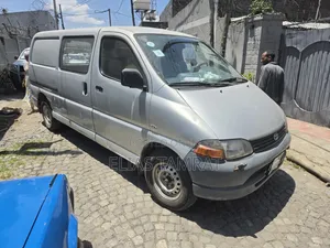 Toyota HiAce 2006 Silver