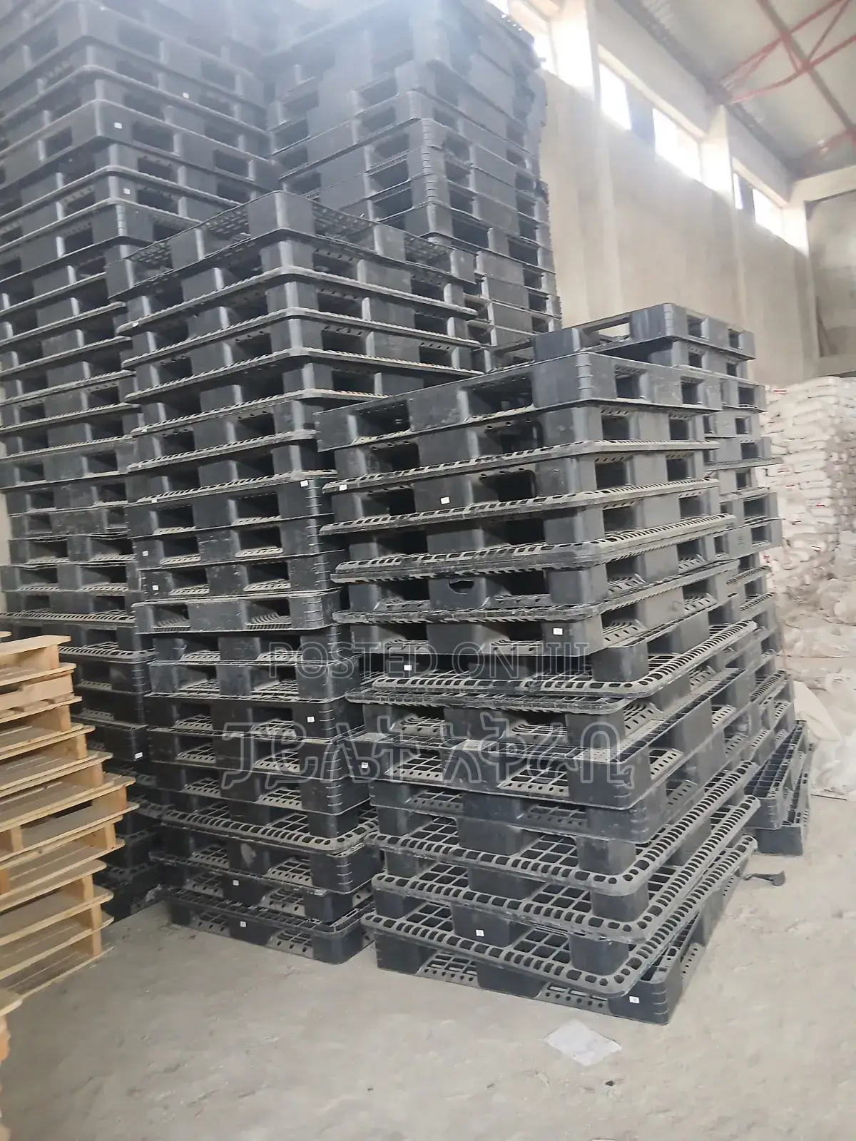 ለማናኛውም እቃ ማደርደሪያ አገልግሎት ያሚሰጥ