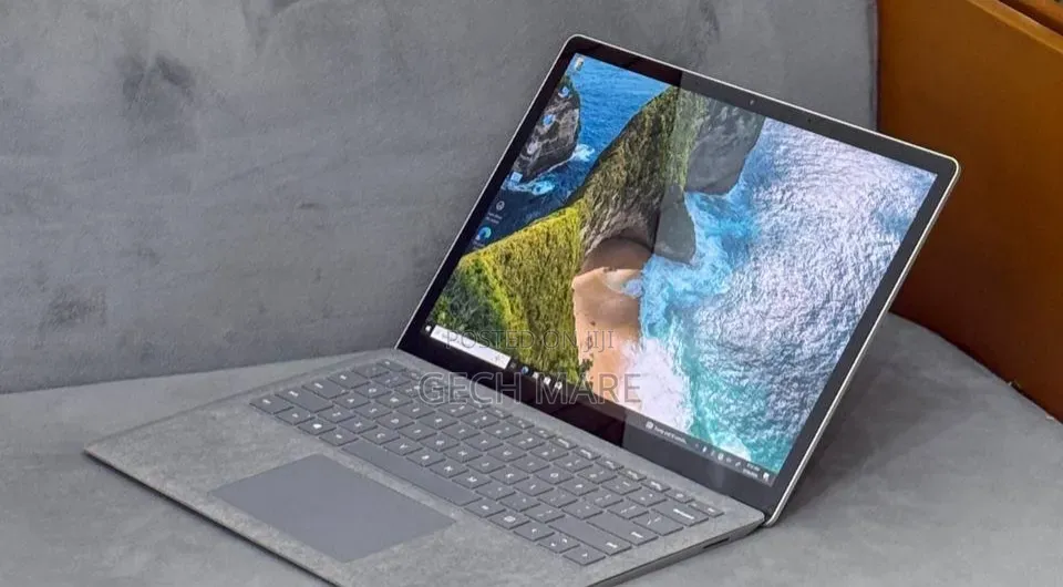 New Laptop Microsoft Surface 16GB Intel Core i7 SSD 512GB