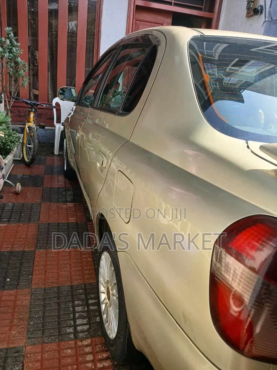 Toyota Platz 2001 Gold