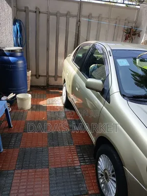 Toyota Platz 2001 Gold