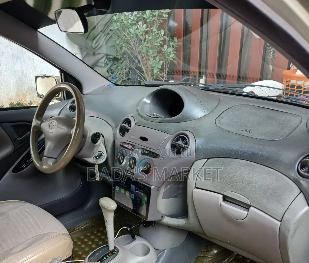 Toyota Platz 2001 Gold