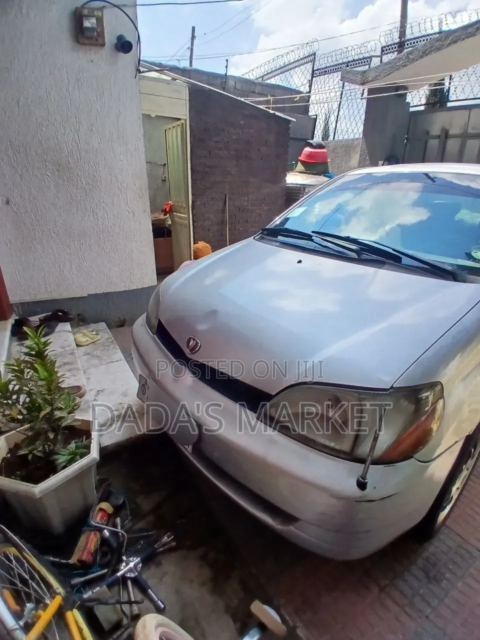 Toyota Platz 2001 Silver