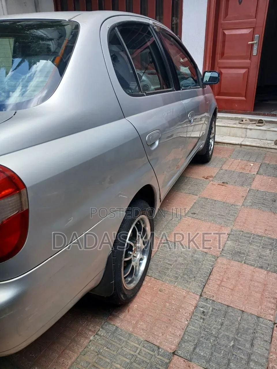 Toyota Platz 2001 Silver