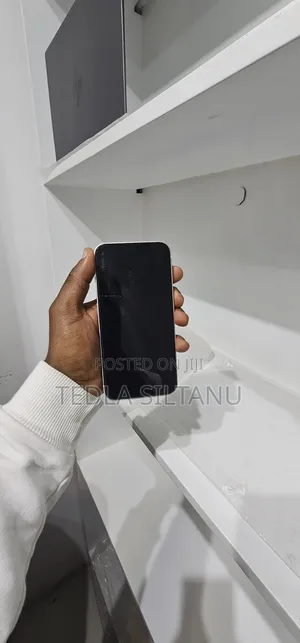 New Apple iPhone 13 128 GB Pink