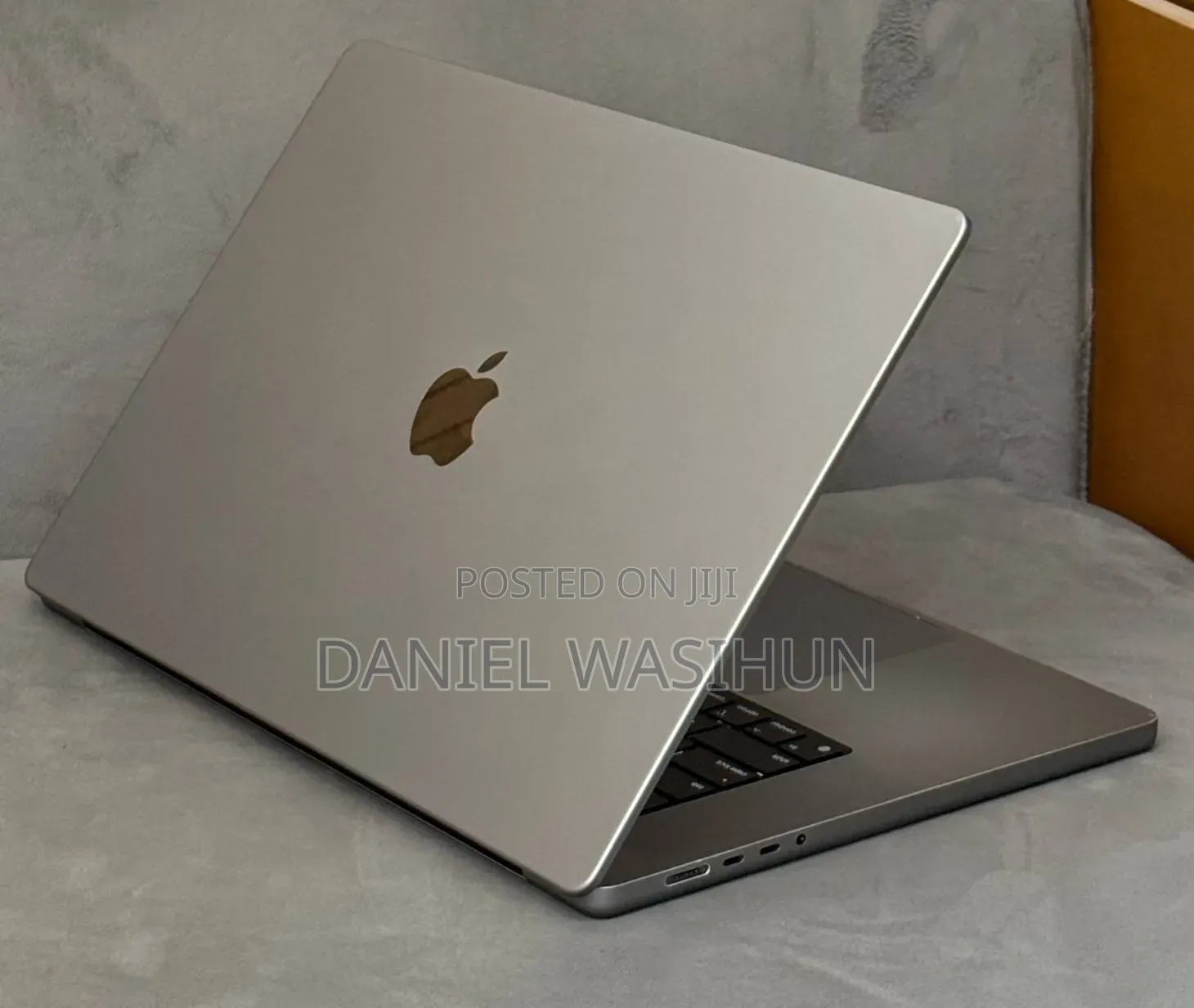 New Laptop Apple MacBook Pro 2021 M1 32GB Apple M1 Max SSD 1T