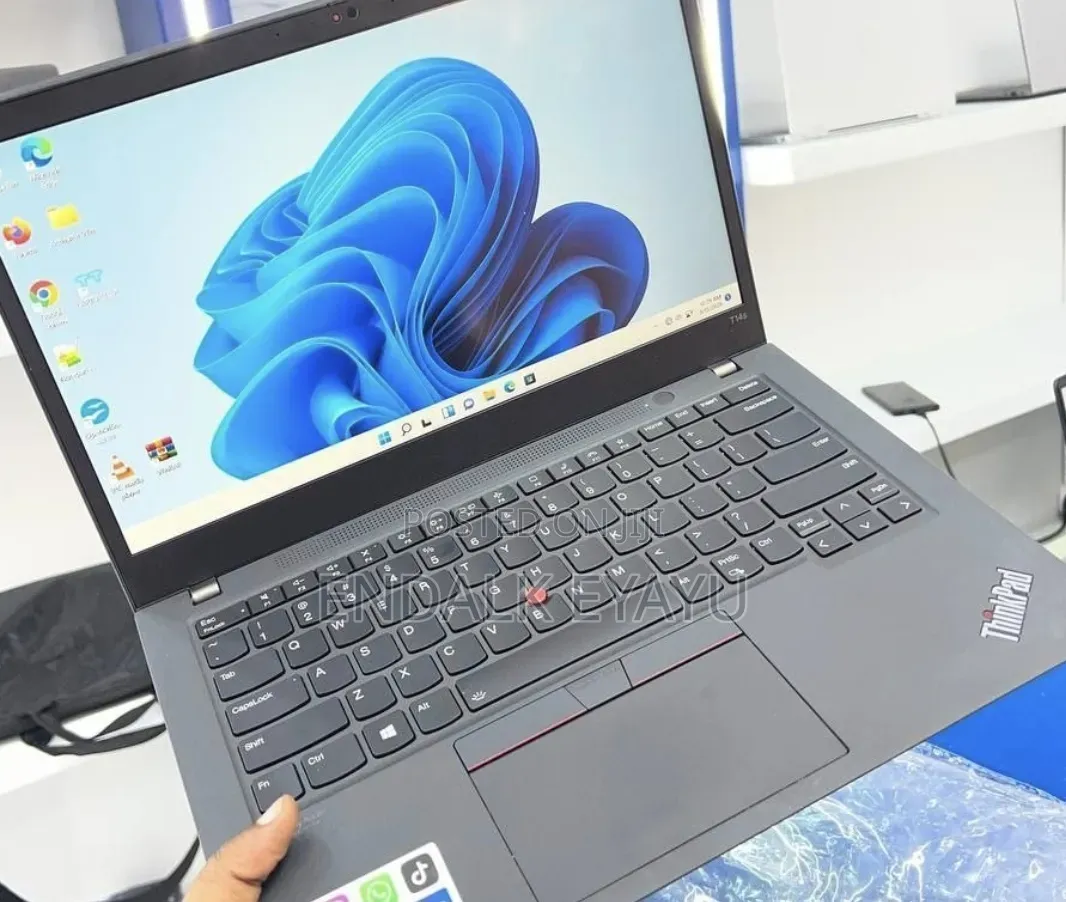 New Laptop Lenovo ThinkPad T14s Gen 2 32GB Intel Core i7 SSD 512GB