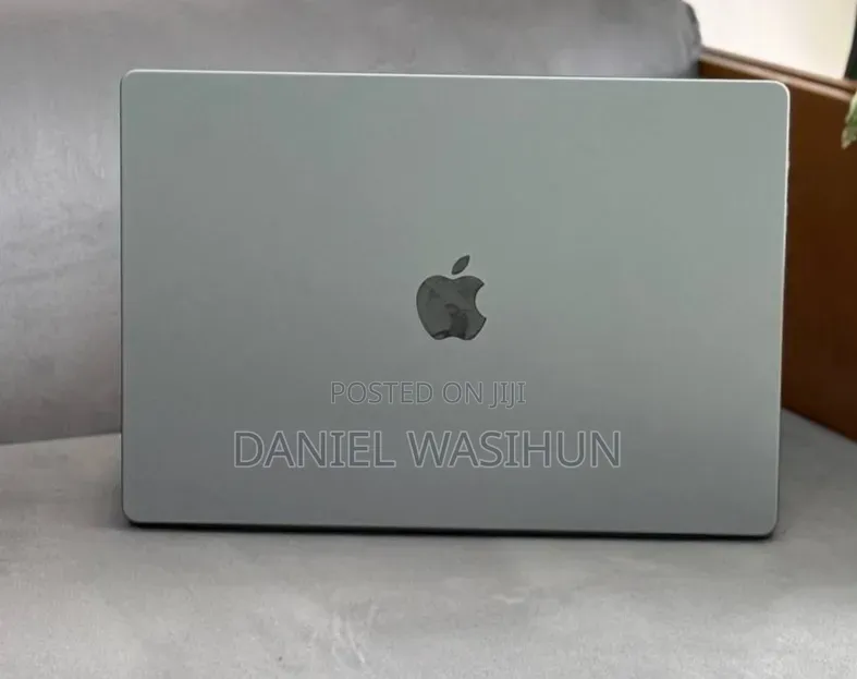 New Laptop Apple MacBook Pro 2021 M1 16GB Apple M1 Pro SSD 512GB
