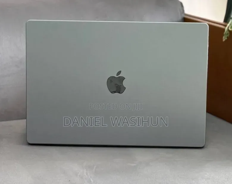 New Laptop Apple MacBook Pro 2021 M1 16GB Apple M1 Pro SSD 512GB