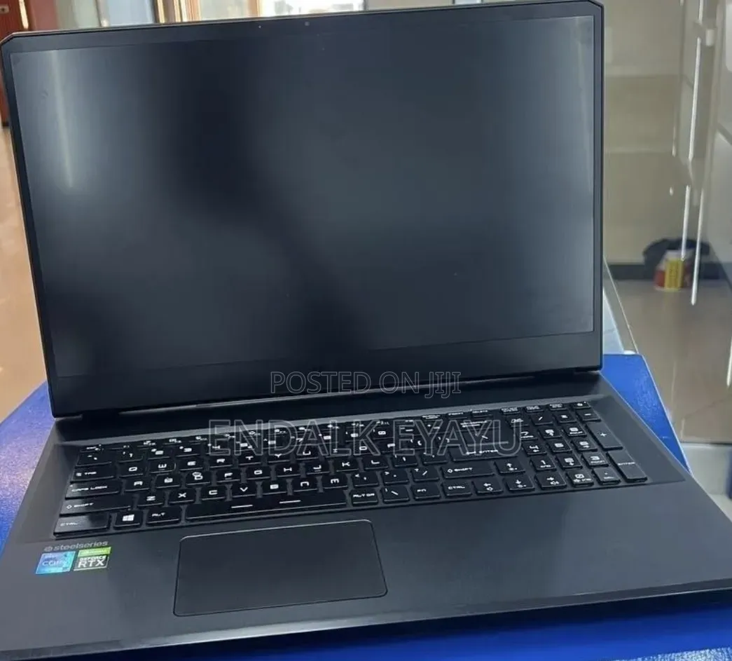 New Laptop MSI GP75 Leopard 16GB Intel Core i7 SSD 512GB