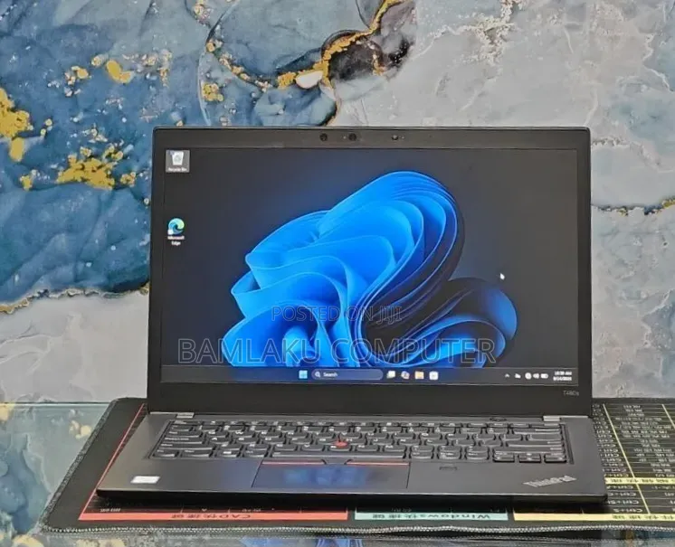 New Laptop Lenovo ThinkPad T480s 8GB Intel Core i7 SSD 256GB