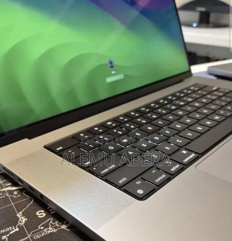 New Laptop Apple MacBook Pro 2021 M1 Max 64GB Apple M1 SSD 1T
