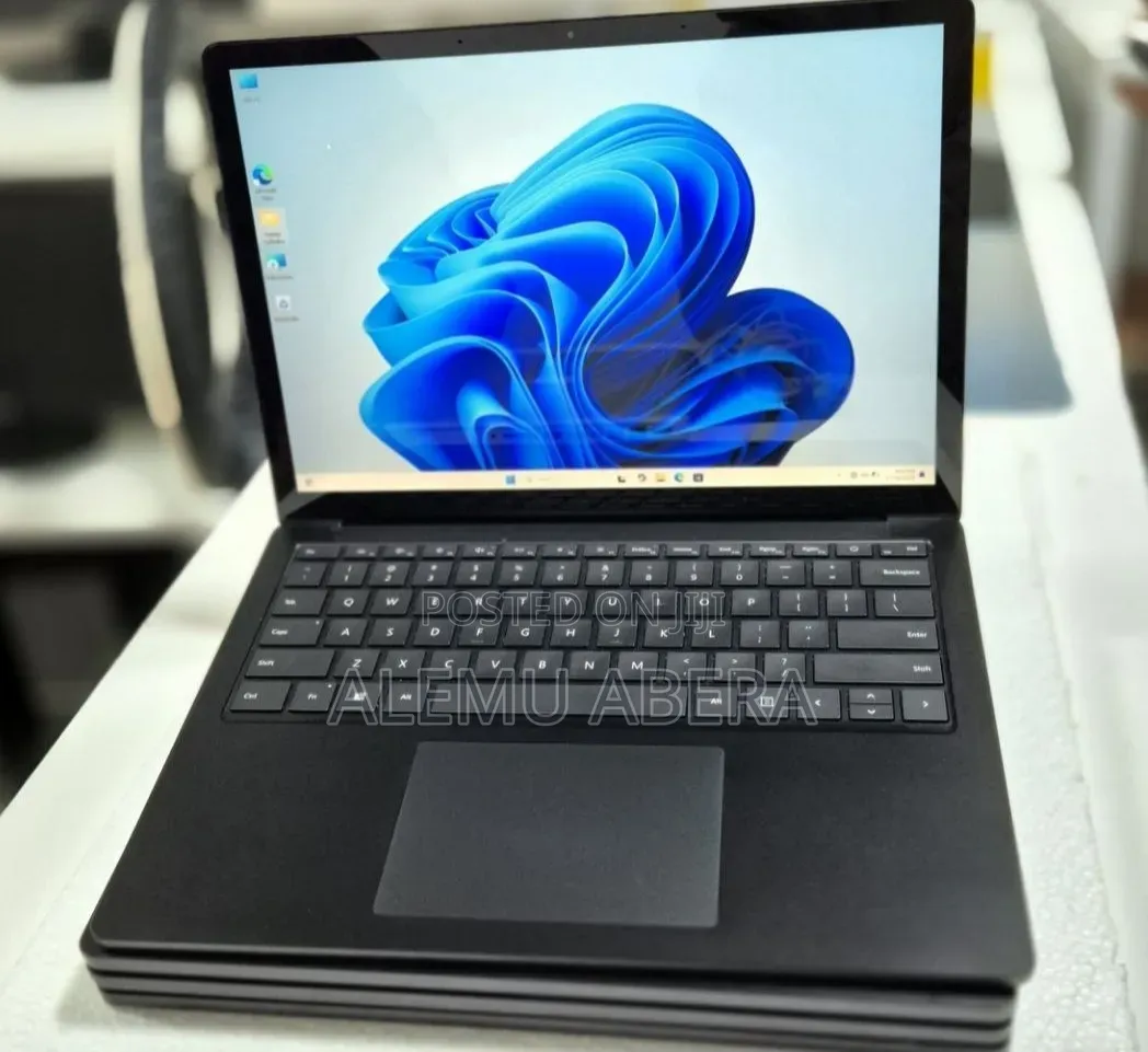 New Laptop Microsoft Surface Laptop 3 16GB Intel Core i7 SSD 256GB