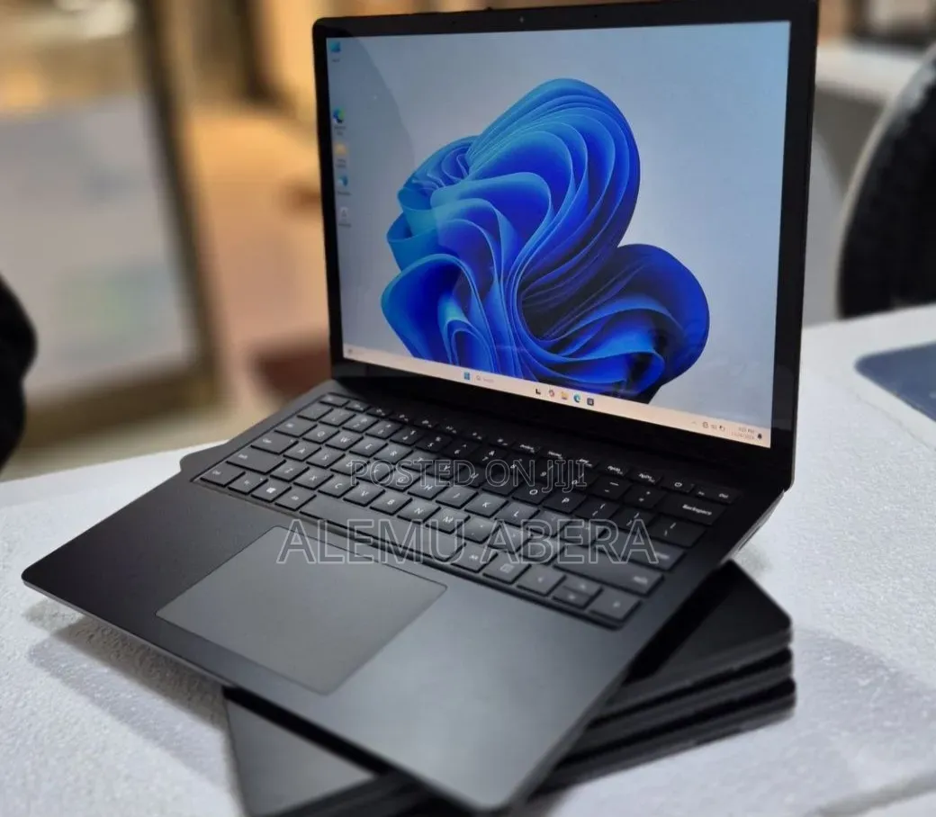 New Laptop Microsoft Surface Laptop 3 16GB Intel Core i7 SSD 256GB