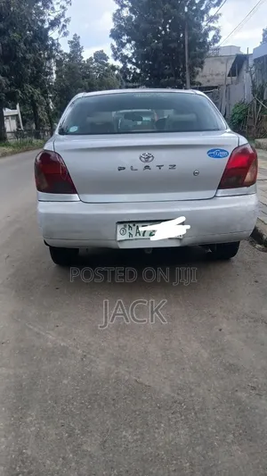 Toyota Platz 2001 Silver