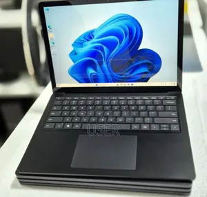 New Laptop Microsoft Surface 16GB Intel Core i7 SSD 256GB