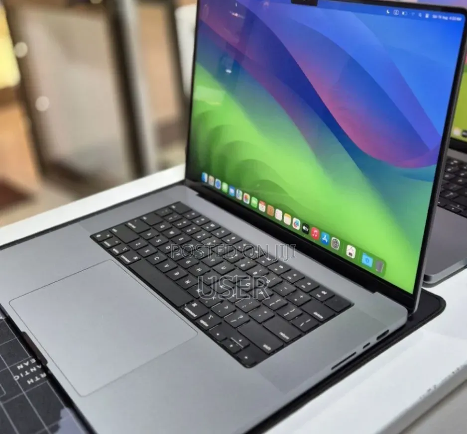 New Laptop Apple MacBook Pro 2021 M1 Max 64GB Intel Core i9 SSD 1T