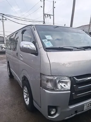 Toyota HiAce 2017 Silver