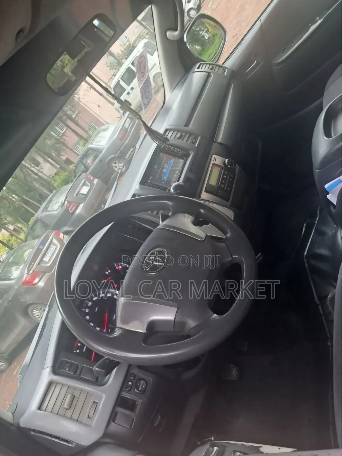 Toyota HiAce 2017 Silver