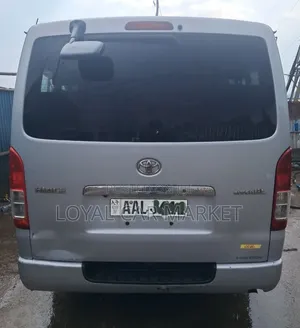 Toyota HiAce 2017 Silver