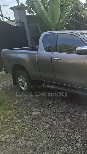 Toyota Hilux 2019 Gray