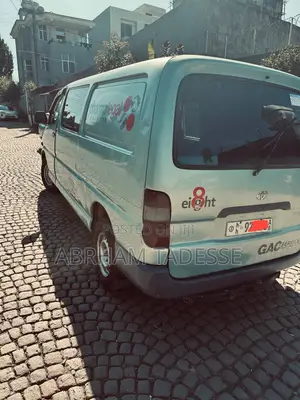 Toyota HiAce 1998 Silver