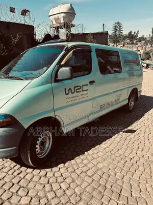 Toyota HiAce 1998 Silver