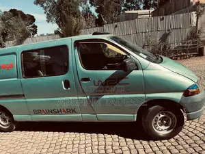 Toyota HiAce 1998 Silver