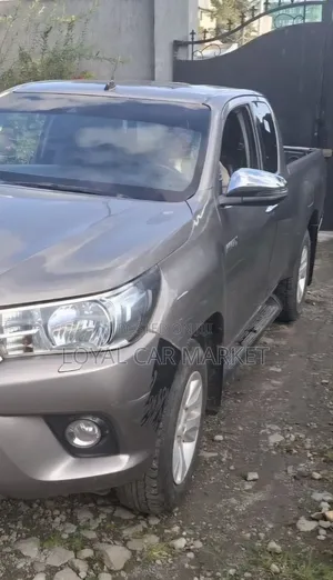 Toyota Hilux 2019 Gray