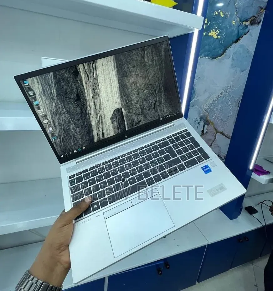 New Laptop HP EliteBook 850 G8 16GB Intel Core i7 SSD 512GB