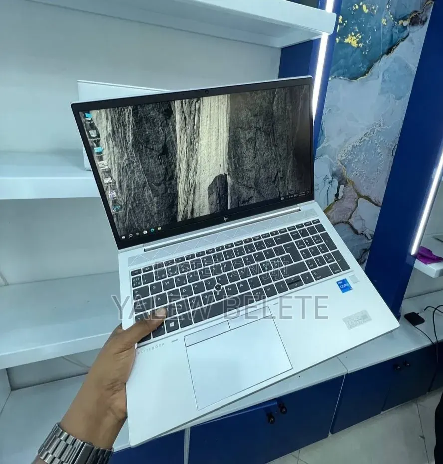 New Laptop HP EliteBook 850 G8 16GB Intel Core i7 SSD 512GB