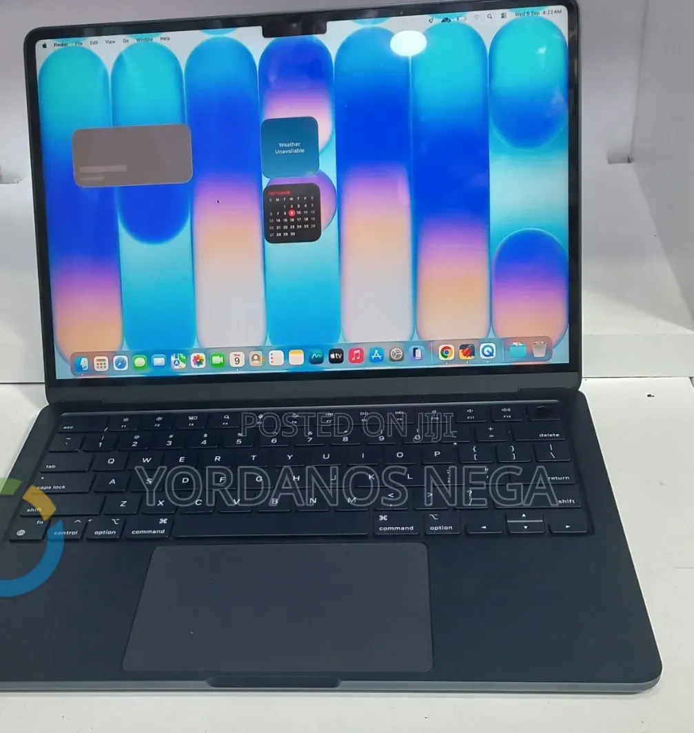 New Laptop Apple MacBook Air 2022 M2 8GB Apple M2 SSD 256GB