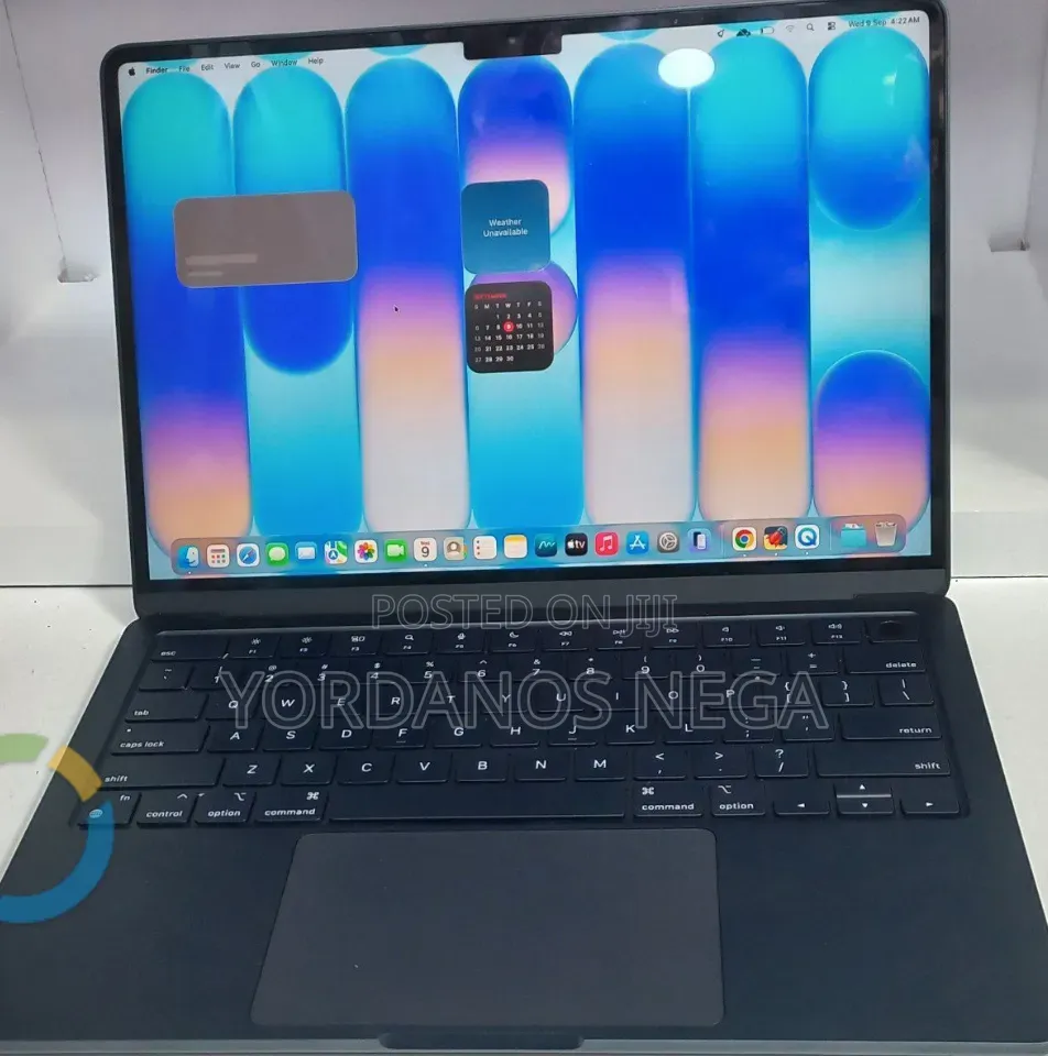 New Laptop Apple MacBook Air 2022 M2 8GB Apple M2 SSD 256GB