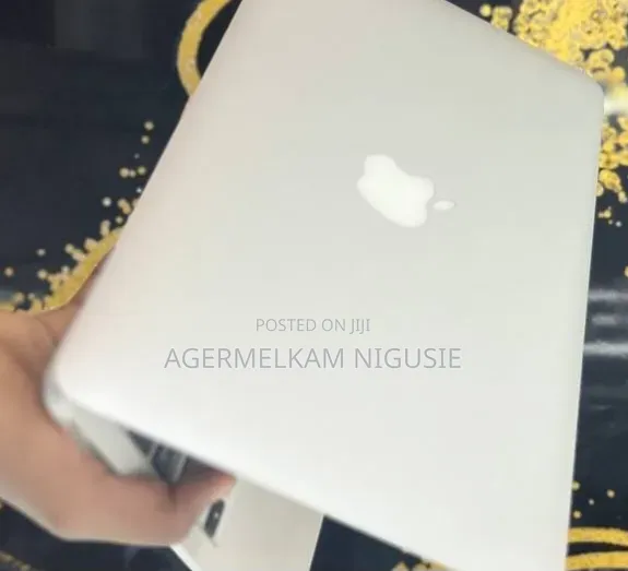 New Laptop Apple MacBook 2015 8GB Intel Core i5 SSD 128GB