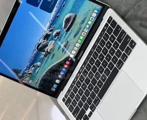 New Laptop Apple MacBook Air 2023 M2 16GB Intel Core i5 SSD 512GB