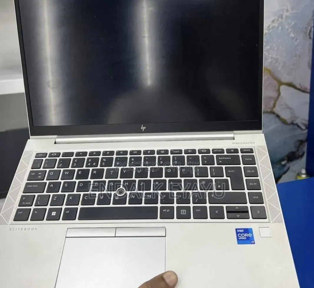 New Laptop HP EliteBook 840 G8 16GB Intel Core i7 SSD 512GB
