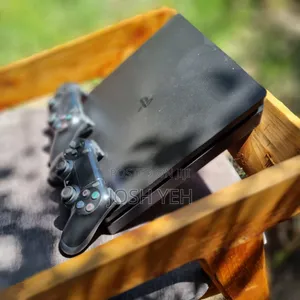 Playstation 4 Slim