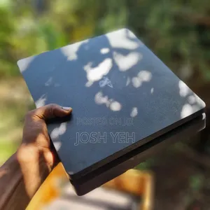 Playstation 4 Slim