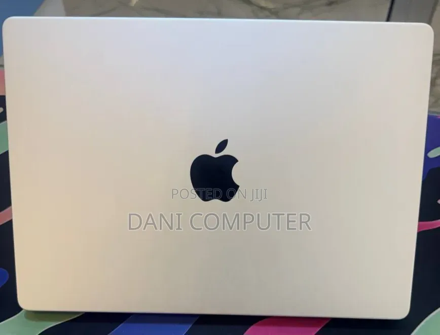 New Laptop Apple MacBook Pro 2021 M1 16GB Apple M1 Pro SSD 512GB
