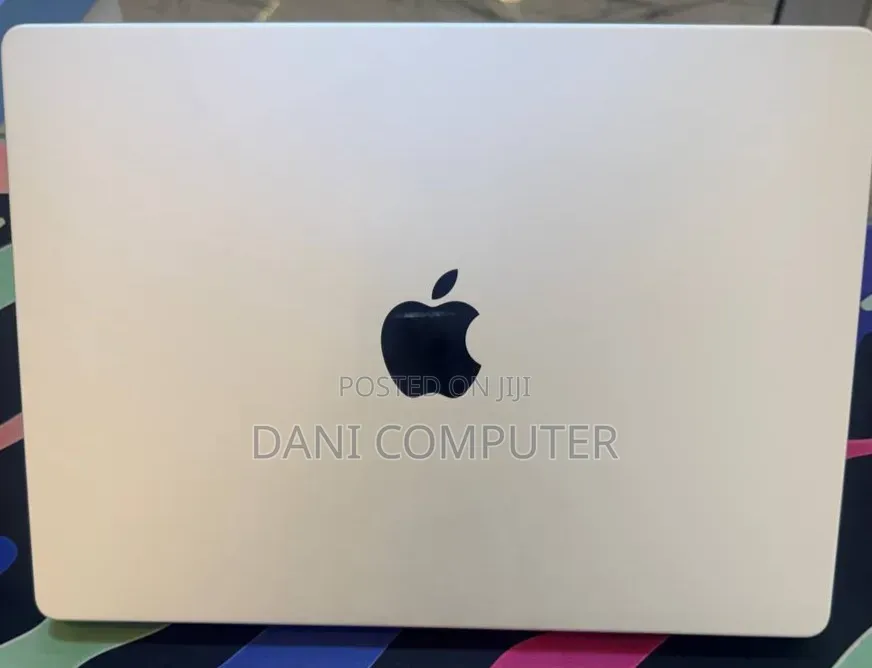New Laptop Apple MacBook Pro 2021 M1 16GB Apple M1 Pro SSD 512GB