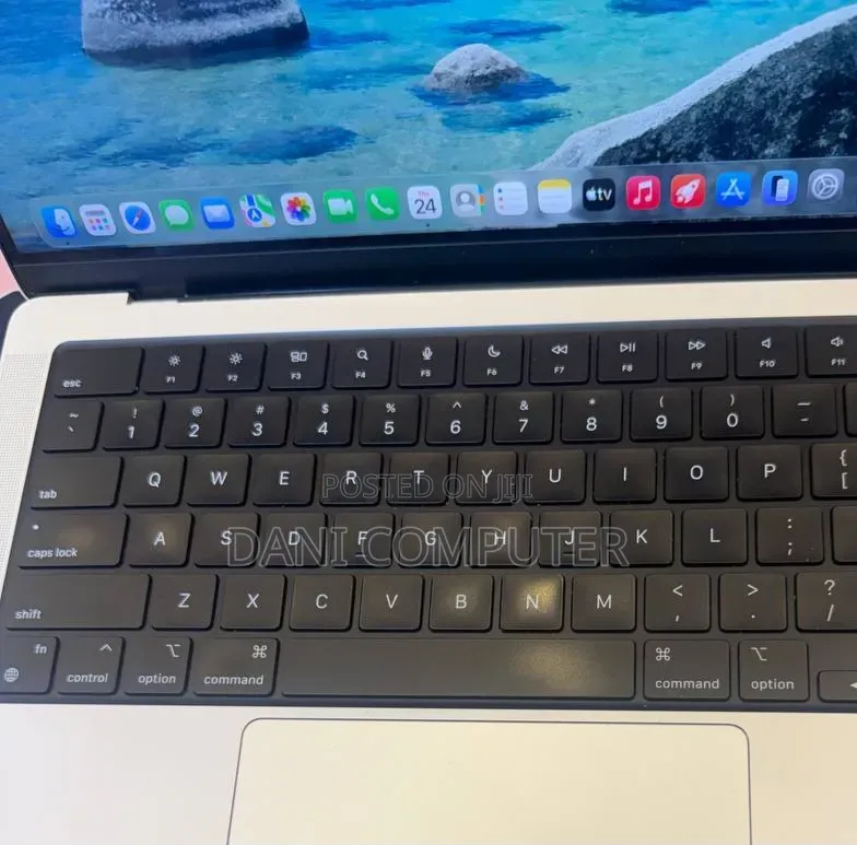New Laptop Apple MacBook Pro 2021 M1 16GB Apple M1 Pro SSD 512GB