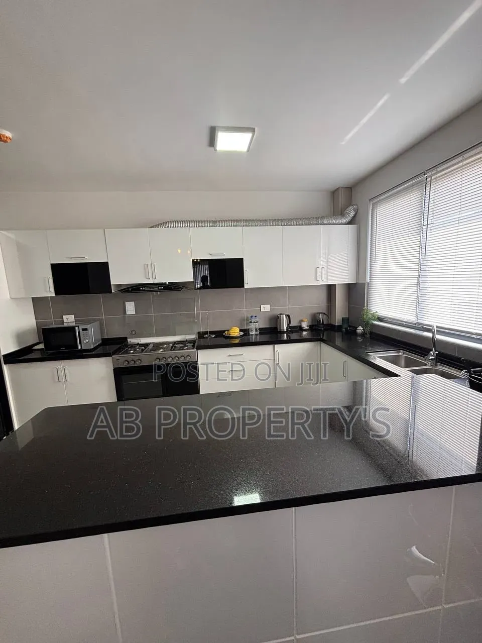 Furnished 3bdrm Apartment in ቦሌ ፍሬንድሺፕ, Bole for sale