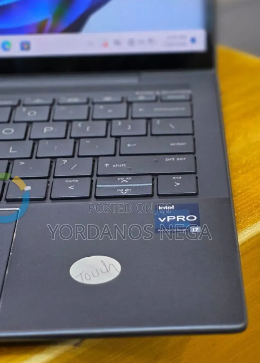 New Laptop HP Dragonfly G3 16GB Intel Core i7 SSD 512GB