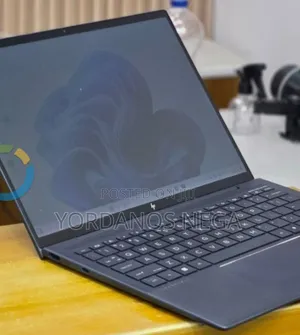 New Laptop HP Dragonfly G3 16GB Intel Core i7 SSD 512GB