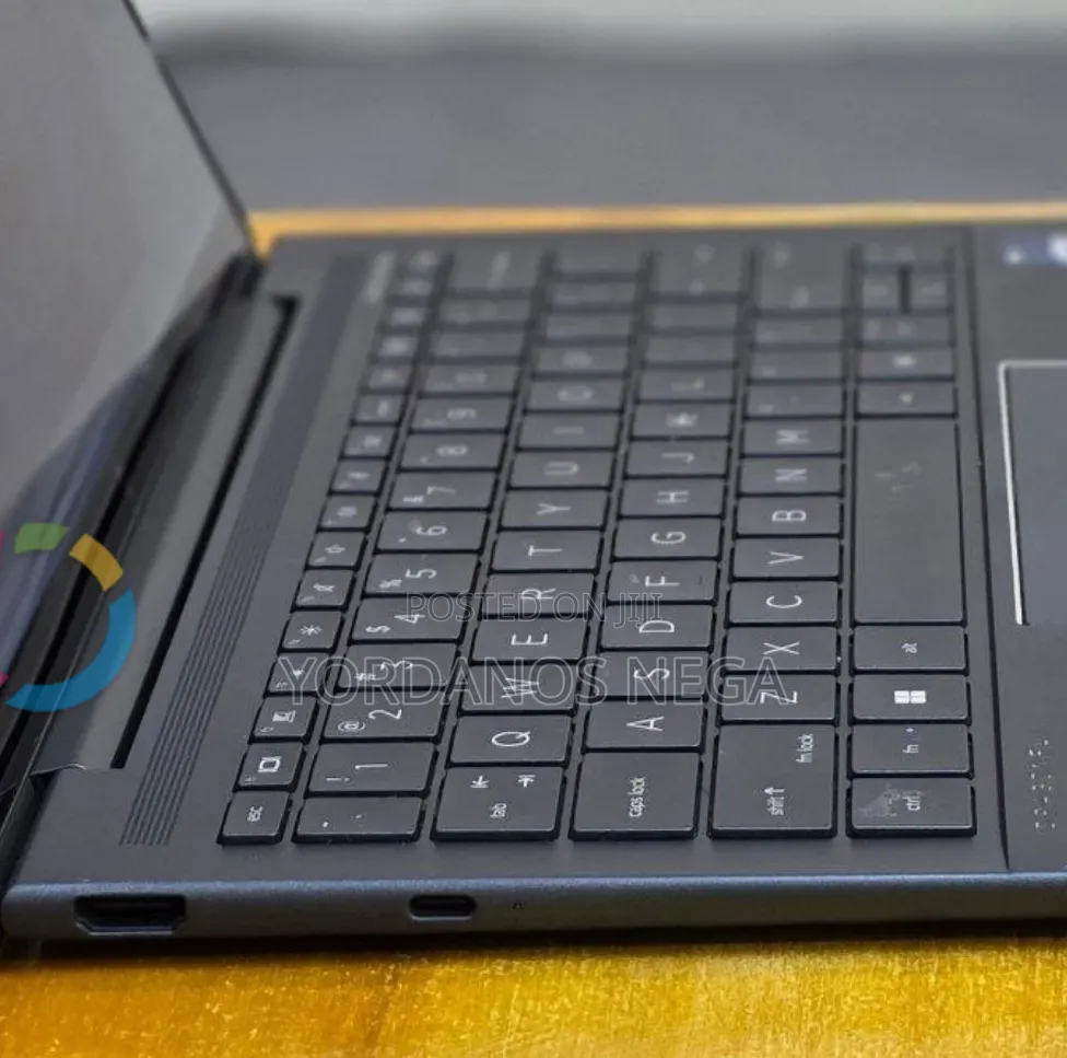 New Laptop HP Dragonfly G3 16GB Intel Core i7 SSD 512GB