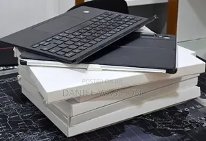 New Laptop Samsung 12GB Intel Xeon SSD 256GB