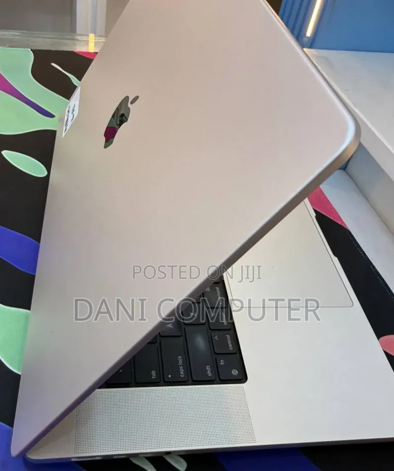 New Laptop Apple MacBook Pro 2021 M1 16GB Apple M1 Pro SSD 512GB
