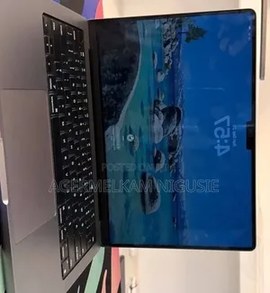 New Laptop Apple MacBook Pro 2023 M3 8GB Intel Core Ultra 7 SSD 512GB