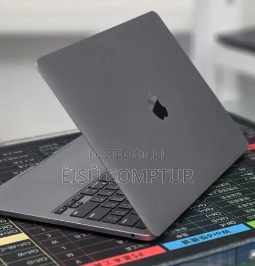 New Laptop Apple MacBook Pro 2021 M1 8GB Apple M1 SSD 256GB